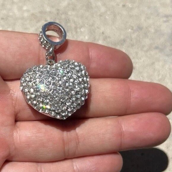 Vintage Silver tone Clear Crystals Rhinestones Solid Puffy Heart Charm Pendant - Picture 4 of 14